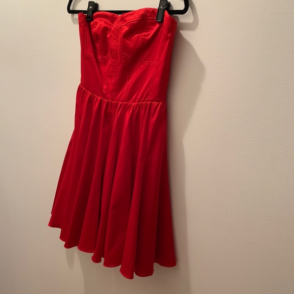 Red silky Guess Strapless dress - Picture 2 of 5